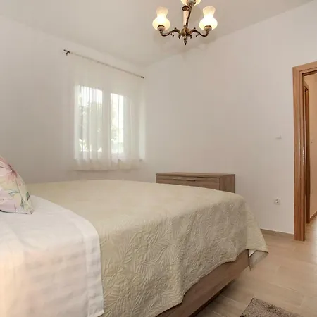 Apartman Petric شقة *