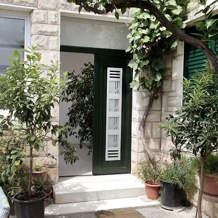 Apartman Petric شقة *