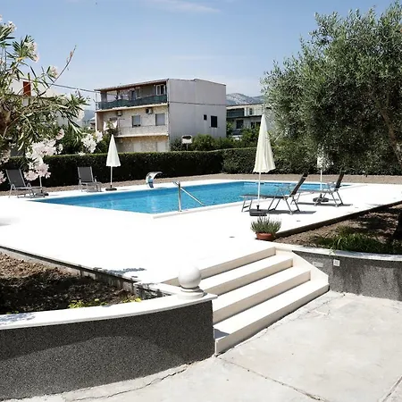 Apartman Petric شقة *