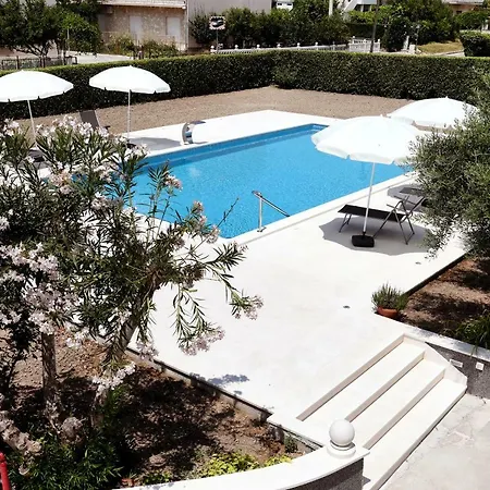 Apartman Petric شقة *