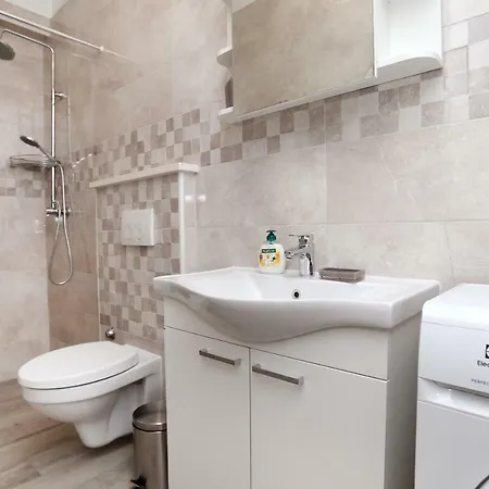 Apartman Petric شقة *